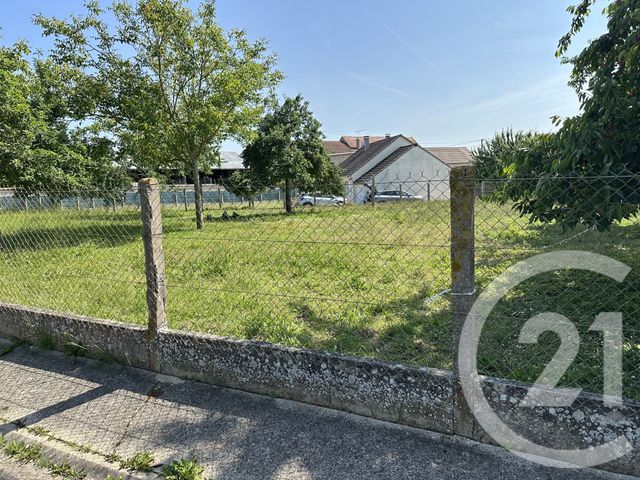 Afficher la photo en grand terrain à vendre - 793.0 m2 - LA HEUNIERE - 27 - HAUTE-NORMANDIE - Century 21 Eure & Patrimoine